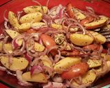 Foto del paso 10 de la receta Patatas orgánicas al horno con cebolla roja y pinchos morunos