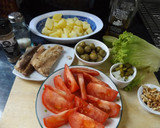 Foto del paso 1 de la receta: Ensalada exprés de patatas con caballa