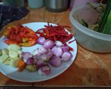 Foto langkah ke 3 dari resep Pampis tongkol manado pedas dan tidak pedas.