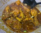 Foto langkah ke 3 dari resep Ayam Bumbu MentegaDengan Bawang Bombay & Taburan Wijen.