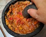Foto langkah ke 3 dari resep Sambal Kemiri Telur Bulat.