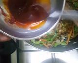 A picture of step 6 of Chicken and veg hakka noodles-Indochinese.