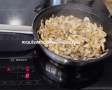 Foto del paso 4 de la receta: Saquitos de hojaldre rellenos de pollo