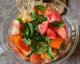Foto langkah ke 3 dari resep Tomato Sunkist Chia Seed Ice.