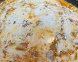 A picture of step 2 of Yemeni Lahsa (Elite Shakshuka).