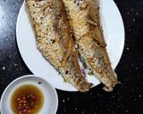 Hình bước làm 4 của món Cá đổng chiên ớt sa tế