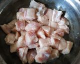 Foto langkah ke 2 dari resep Gulai Ikan Hiu Ala Dhapu Dewi.