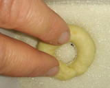 Foto del paso 4 de la receta: Anillos azucaradas de limón 🍋🍋