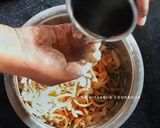 A picture of step 3 of Crispy onion pakoda.