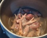 Foto langkah ke 1 dari resep Sup Ceker Ayam Spesial.