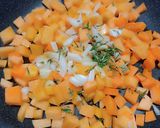 Foto del passaggio 2 della ricetta Bocconcini di pollo con zucca e salsa di soia