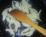 A picture of step 2 of Goan vegetable curry.