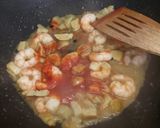 A picture of step 2 of Pasta mare e monti.