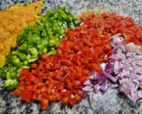 Foto del paso 2 de la receta: Salsa Criolla para carnes