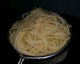 Foto langkah ke 3 dari resep Spaghetti Tuna Aglio Olio.