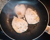 Foto del paso 2 de la receta: Tostada de pan de pueblo con lomo y tomate