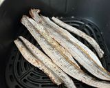 Hình bước làm 1 của món Khô Cá Hố Rim Dấm Đường