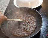 Foto del paso 4 de la receta: Solomillo de cerdo con salsa de ratafía y pimienta negra