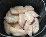 รูปขั้นตอนการทำที่ 3 ของ ปีกไก่ทอดน้ำปลาใบมะกรูด หม้อทอดไร้น้ำมัน