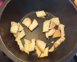 Foto del paso 1 de la receta: Sopa de pimientos y almendras