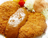Foto langkah ke 12 dari resep Tonkatsu, Katsunya versi Korea. Makanan favoritnya orang korea nomer 2. Lengkap dengan sausnya.