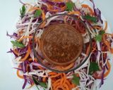 Foto del paso 4 de la receta: Ensalada asiática simple 🥗😑