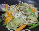 Hình bước làm 3 của món Rau củ thập cẩm xào tôm