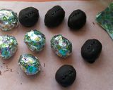 A picture of step 12 of Vickys Easter Nest Cake with Mini Egg Truffles, GF DF EF SF NF.