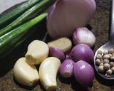 Foto langkah ke 1 dari resep Kaldu Kacang Hijau Ceker Ayam.