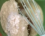 Foto langkah ke 2 dari resep Bolu Lapis Ceria (Kukus | No Mixer | Takaran Sendok).