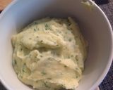 Foto del passaggio 5 della ricetta Stracotto di manzo con cipolline Borettane e purè di patate prezzemolate