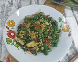 Gambar langkah 4 resipi Sayur Goreng Kacang Panjang & Telur.