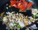 A picture of step 2 of Chicken Pakeeza.