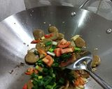 Foto langkah ke 4 dari resep 12. Indomie Tek-tek Kuah Nyemek Pedes Nampol.