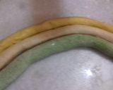 A picture of step 2 of Tri-colour paratha.