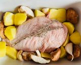Une image de l'étape 2 de Magret de canard rôti aux pommes de terre et shiitakés.