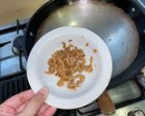 Foto langkah ke 1 dari resep Spaghetti Telur Asin dengan Udang.