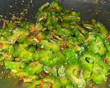 Foto langkah ke 2 dari resep Tumis pare.