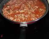 Foto del paso 2 de la receta: Empanada de carne picada con pimiento de piquillo