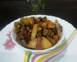 A picture of step 4 of Bhindi Aloo Fry.