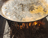 Foto del paso 4 de la receta: Arroz negro a leña