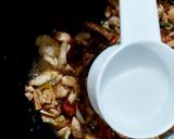 A picture of step 8 of Szechuan chicken.