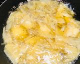 A picture of step 3 of Crispy potato chips🍽🥔.