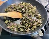 Une image de l'étape 8 de Sauté de porc aux champignons, tomates, oignons rouges et persil d'algues.