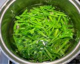 Hình bước làm 2 của món Cải làn xào ham