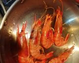 Foto del paso 3 de la receta Gambas de Palamós con vinagreta de verduras templada