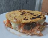Foto del paso 11 de la receta: Arepa rellena de carne🫓, queso🥩 y ensalada🥯🧀
