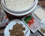 A picture of step 1 of Maxican pizza.