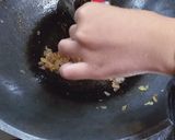 Foto langkah ke 3 dari resep Piza mie pake wajan dan 1 telor.