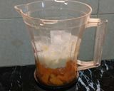 A picture of step 1 of Mango Chunky Shake.